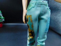 blue hair f doll leg